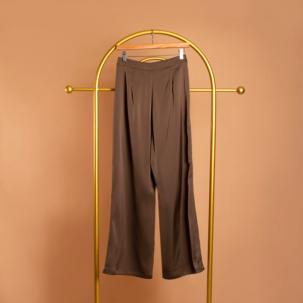 Melie Bianco Satin Straight Leg Pant